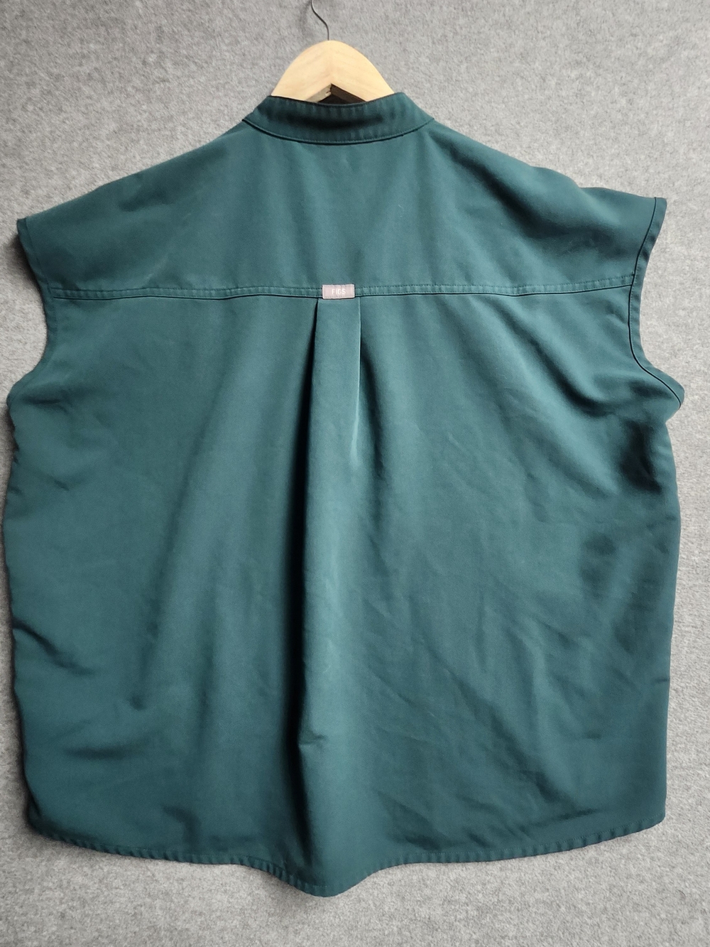 FIGS Scrubs Set - Technical Collection (Green / Teal) 🩺✨ - Picture 15 of 16